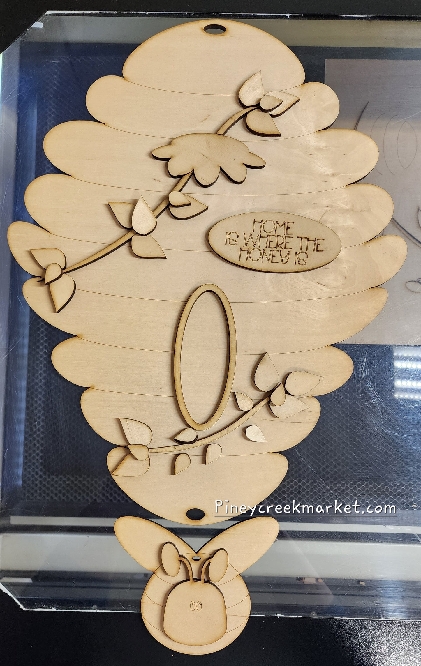 Bee Hive Door hanger 🐝