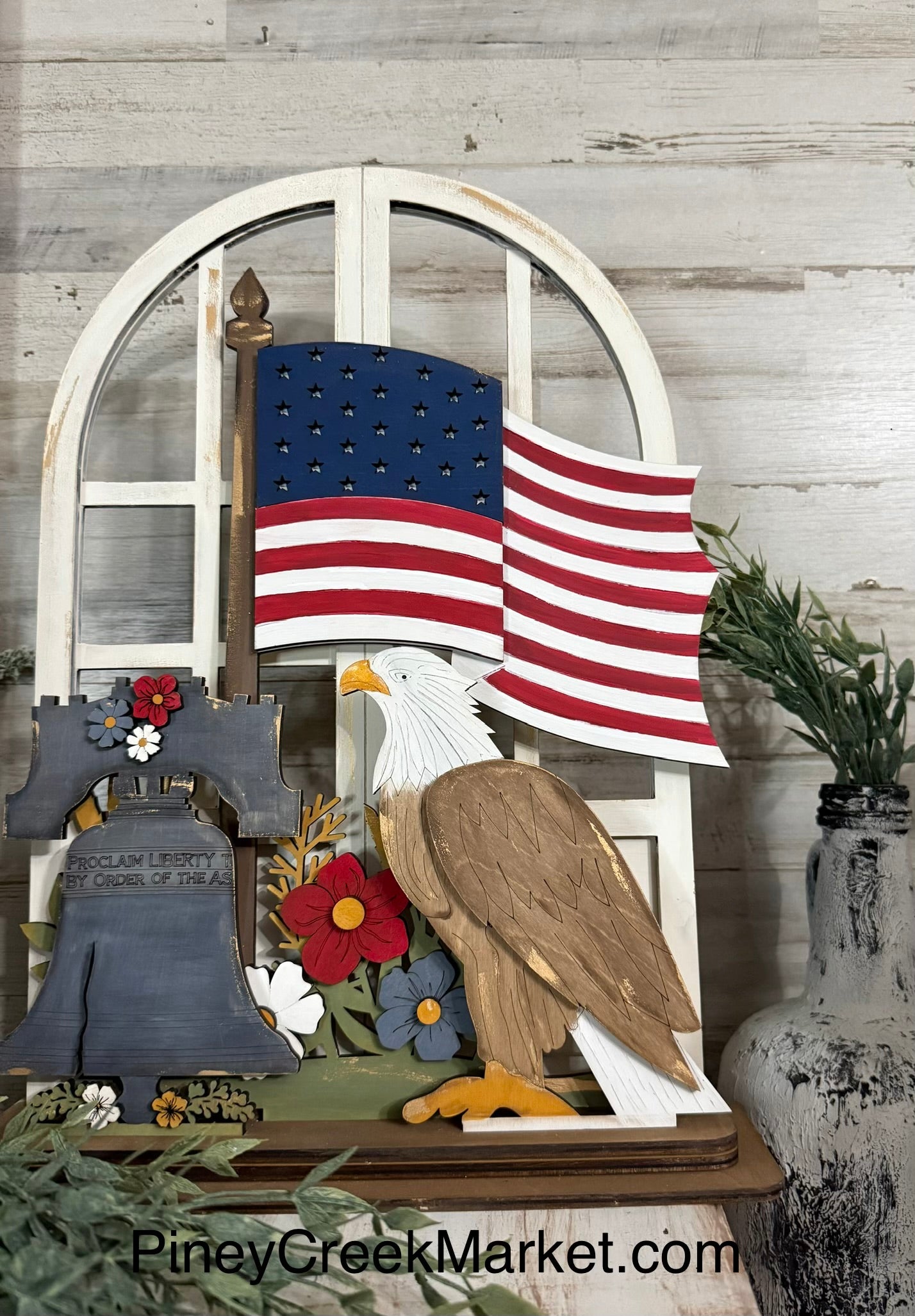 Window interchangeable (window base sold separately) Patriotic Americana set