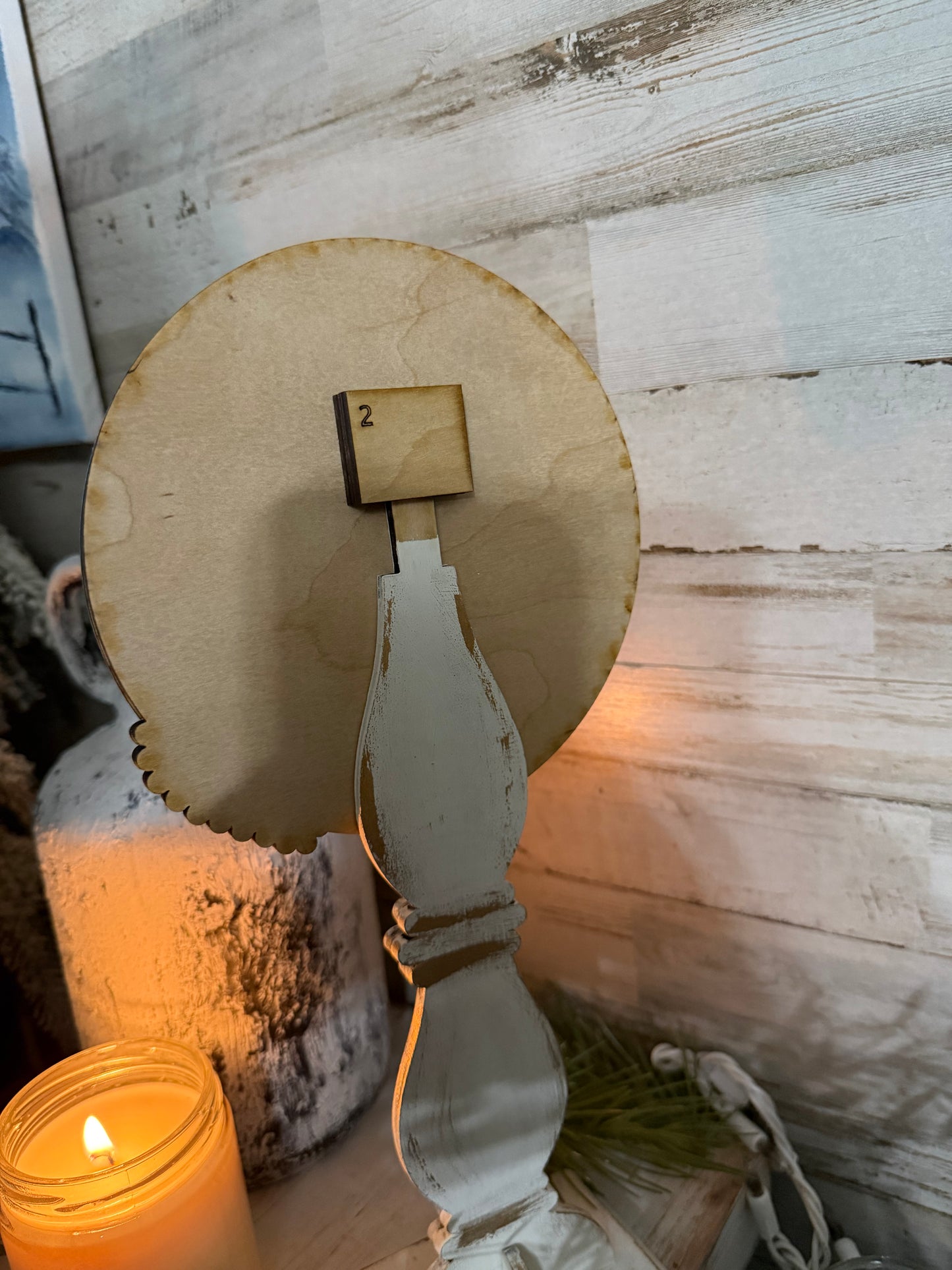 Spindle bases for interchangeable signs! Includes a medium and tall base ready to paint