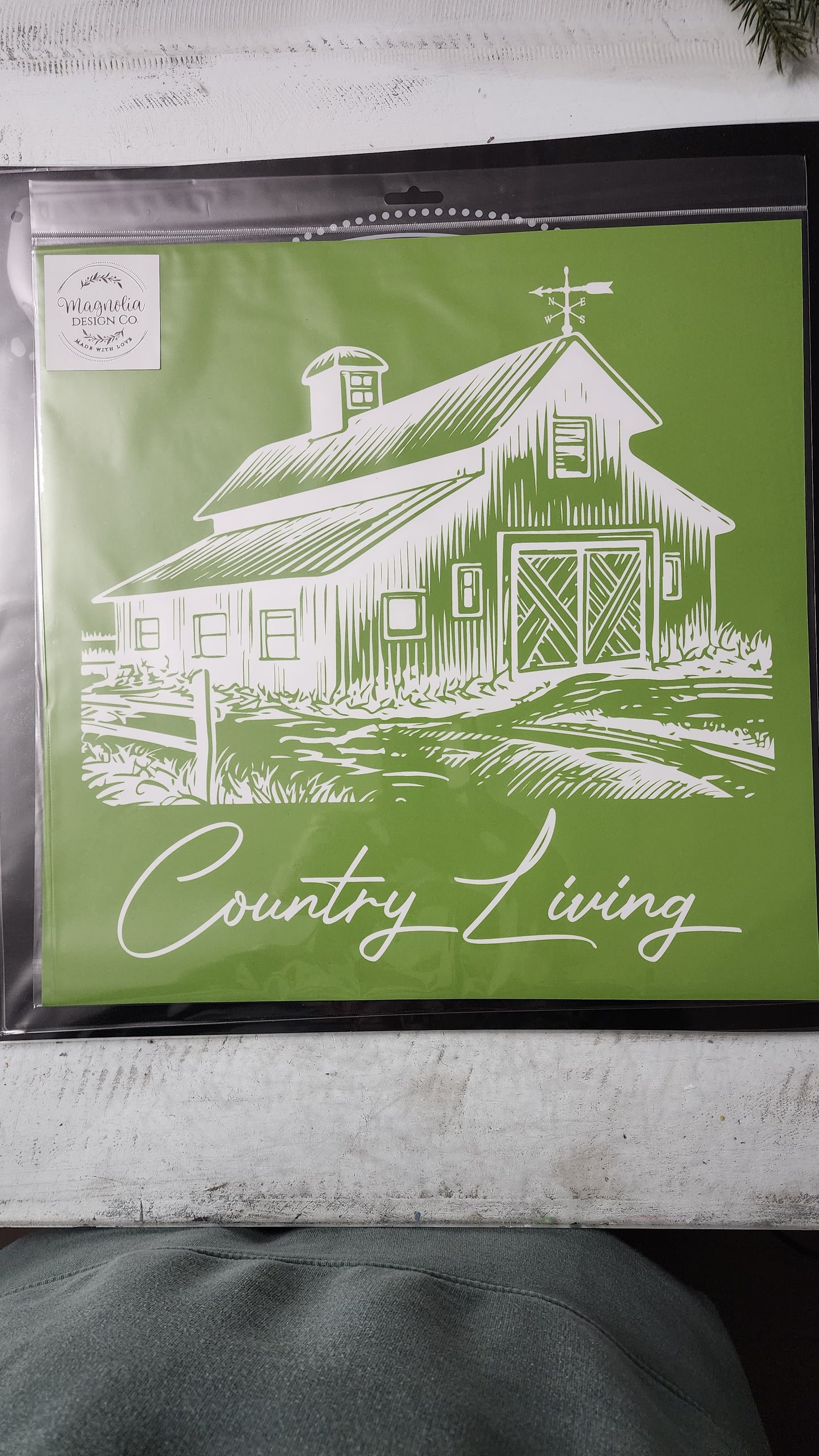 Magnolia stencil Country Living Barn