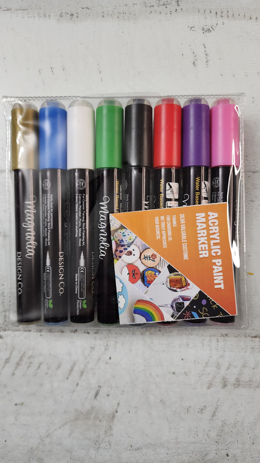 Set of 8 paint pens