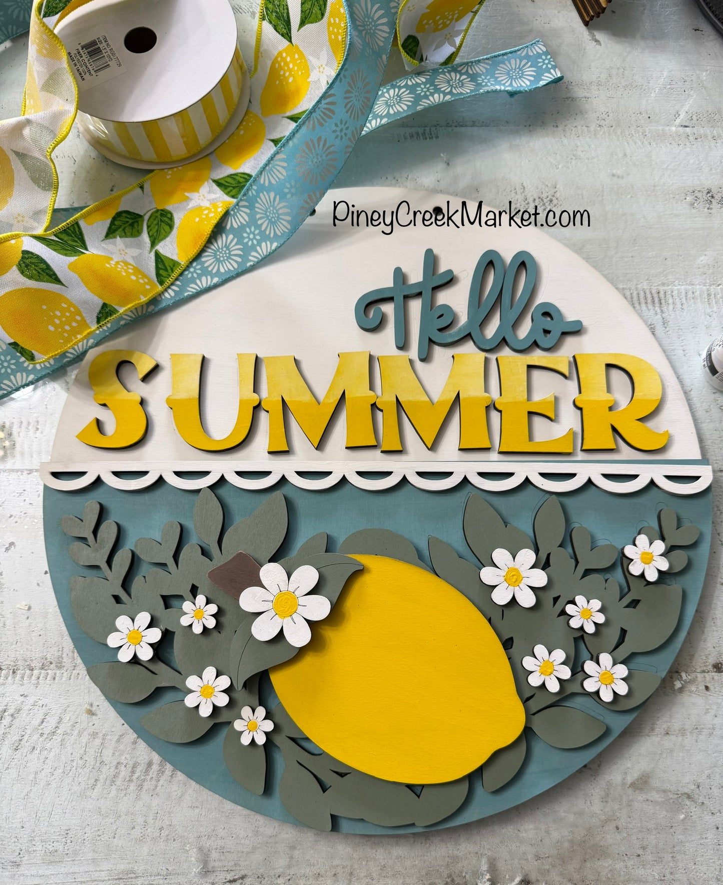 Hello Summer! Lemon door hanger 🍋